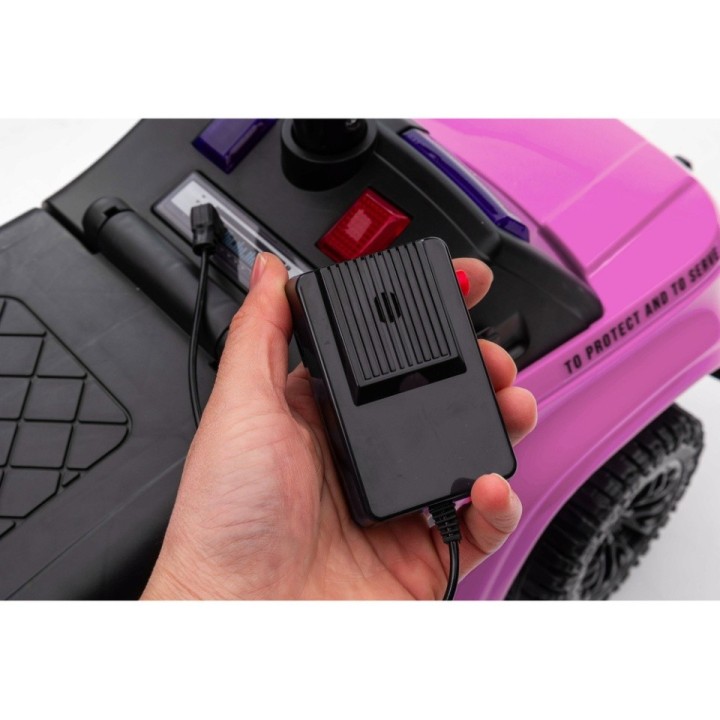 Masinuta premergator de politie, cu megafon si efecte luminoase, roz